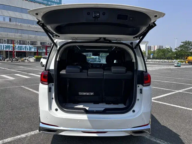 GAC Trumpchi M8 — Фото автомобиля 18