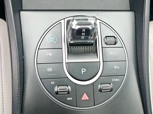 BYD Seal 05 DM-i — Фото автомобиля 13