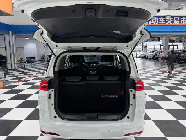 GAC Trumpchi M6 — Фото автомобиля 16