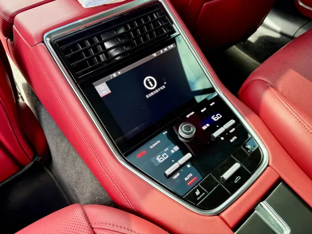 Porsche Panamera — Фото автомобиля 18