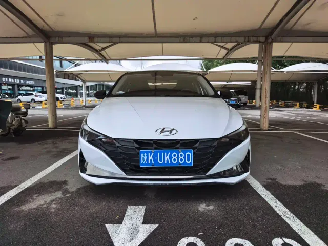 Hyundai Elantra — Фото автомобиля 2