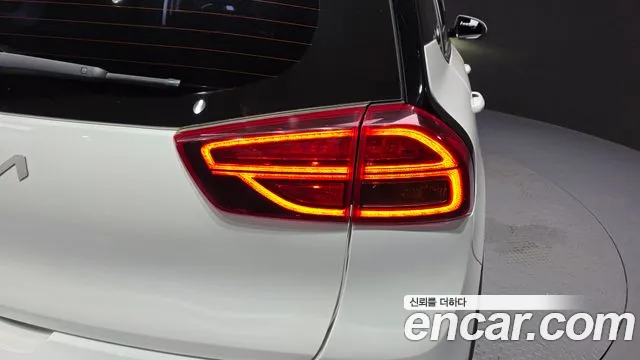Kia Niro Niro Plus Air — Фото автомобиля 23