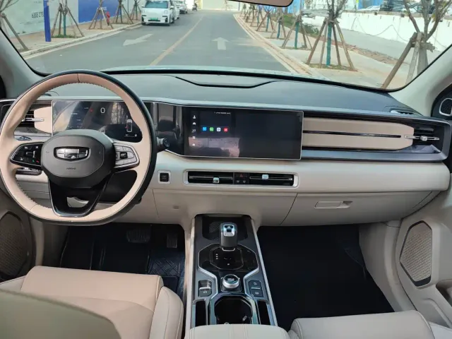 Geely ICON — Фото автомобиля 8