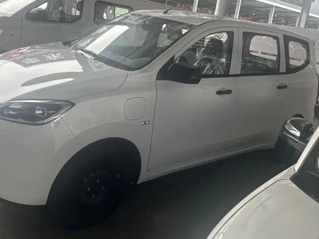 Wuling Hongguang — Фото автомобиля 3