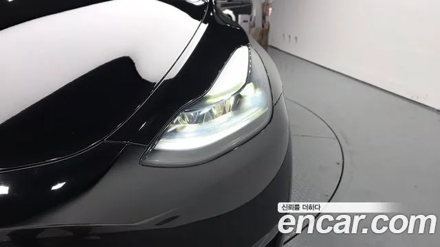 Tesla Model Y — Фото автомобиля 6