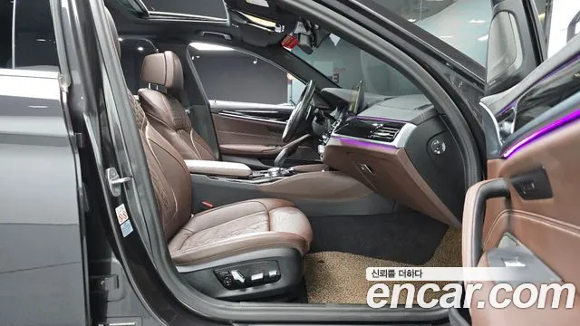 BMW 5 Series G30 — Фото автомобиля 15