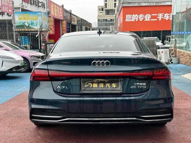 Audi A7L — Фото автомобиля 5