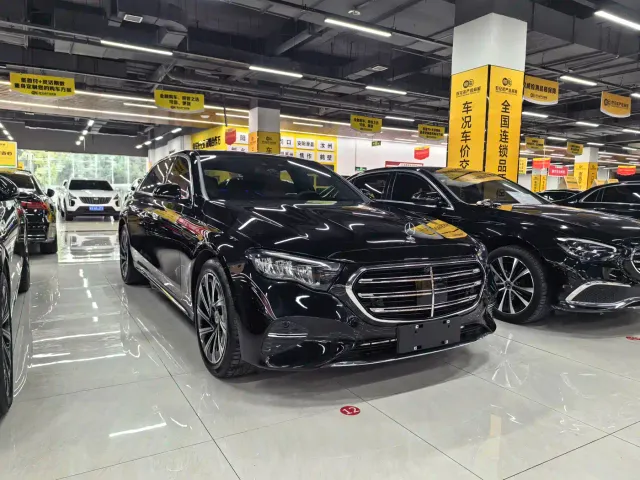 Mercedes-Benz E-Class — Фото автомобиля 3