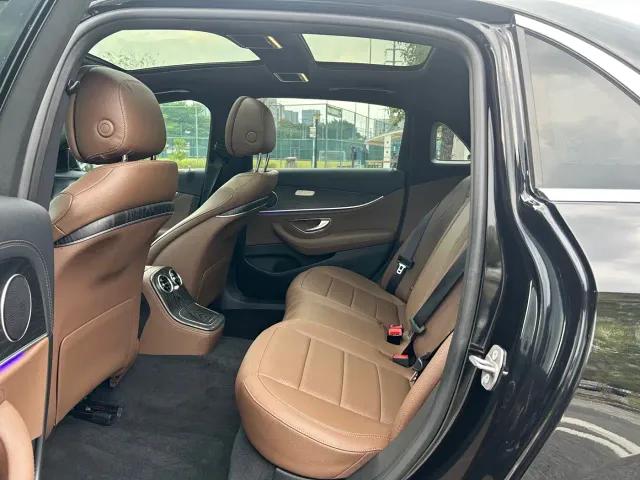 Mercedes-Benz E-Class — Фото автомобиля 13