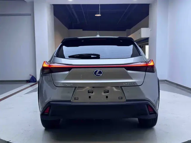 Lexus UX — Фото автомобиля 5