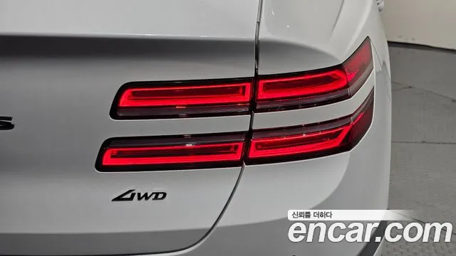 Genesis GV80 — Фото автомобиля 8