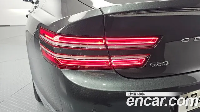 Genesis G80 Бензин 2.5 турбо AWD — Фото автомобиля 17