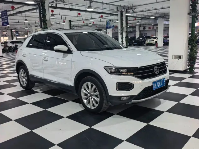 Volkswagen T-Roc — Фото автомобиля 3