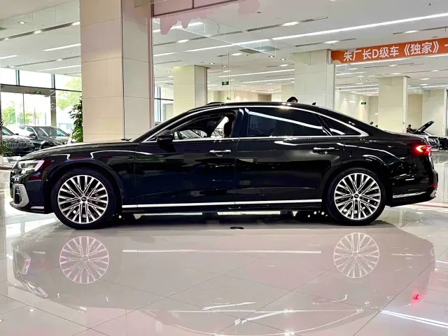 Audi A8 — Фото автомобиля 3