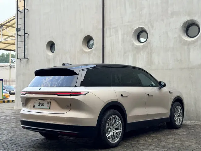 Nio ES8 — Фото автомобиля 7