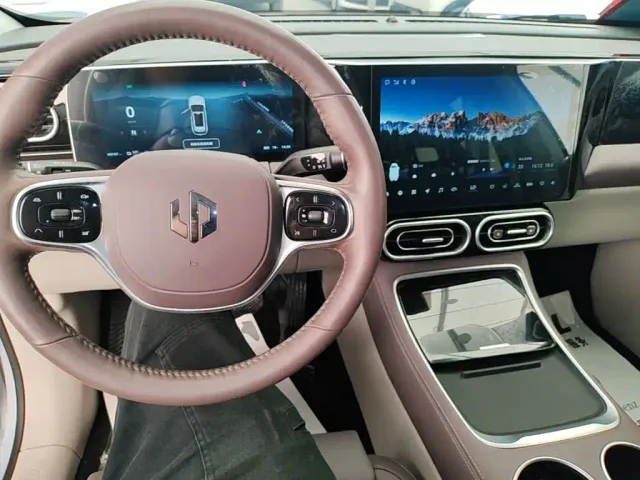 Leapmotor C11 — Фото автомобиля 9
