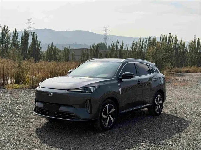 Фотография автомобиля — Changan Qiyuan Q05