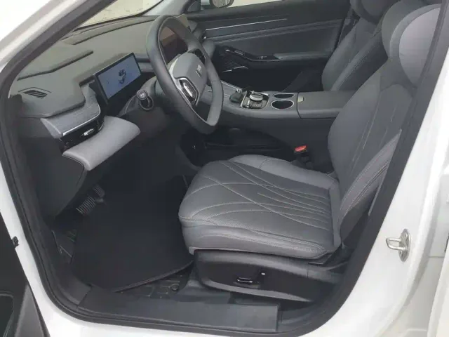 Geely Galaxy L6 — Фото автомобиля 9