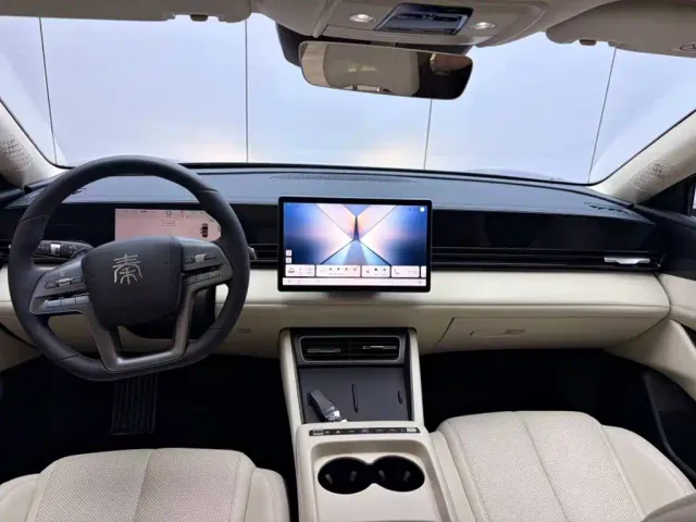 BYD Qin L — Фото автомобиля 7