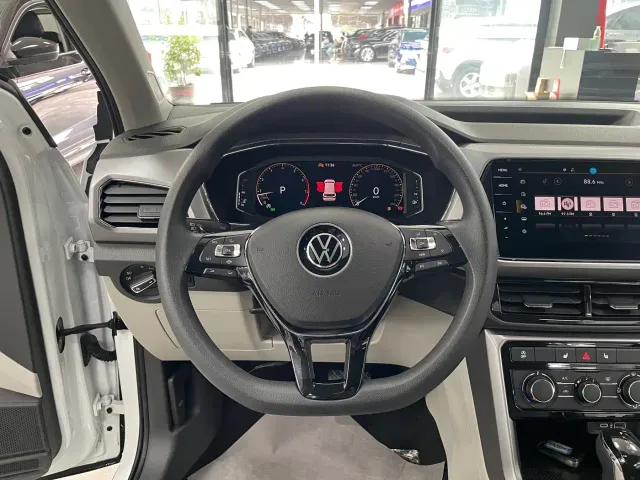 Volkswagen T-Cross — Фото автомобиля 9