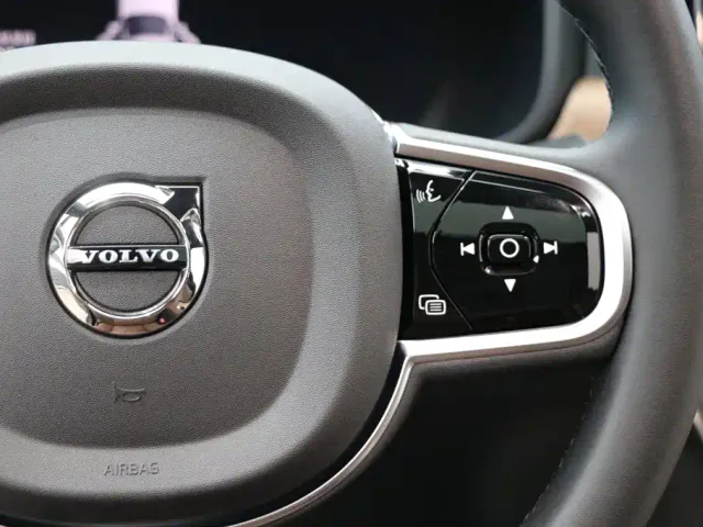 Volvo S90 — Фото автомобиля 17