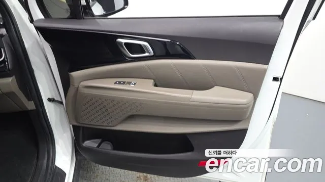 Kia Carnival Generation 4 — Фото автомобиля 13