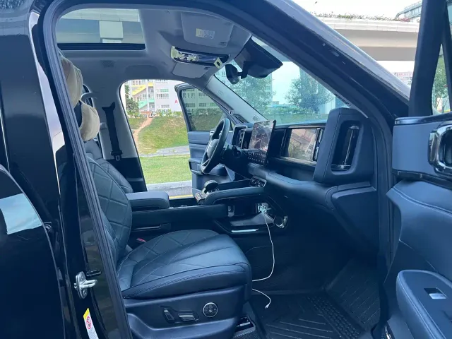 BYD FangChengBao Leopard 5 — Фото автомобиля 12