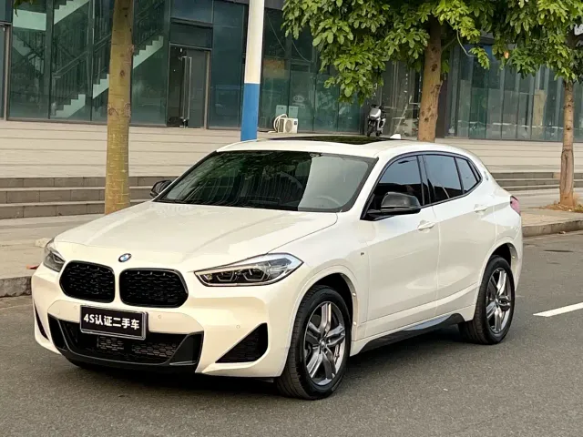 Фотография автомобиля — BMW X2