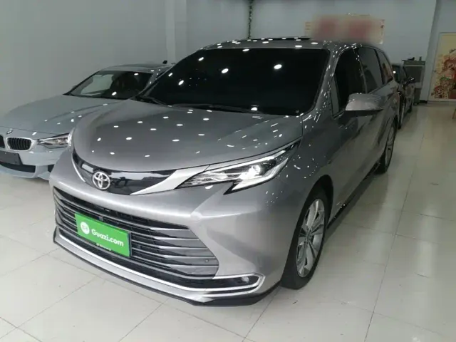 Фотография автомобиля — Toyota Sienna