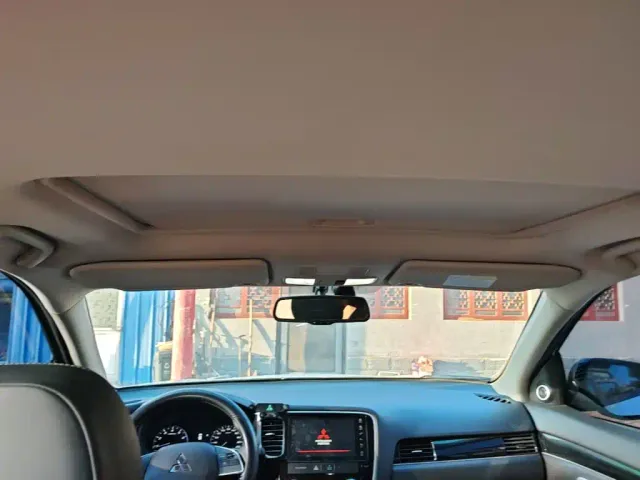 Mitsubishi Outlander — Фото автомобиля 17
