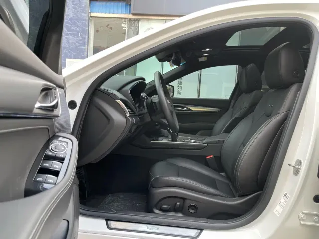 Cadillac CT5 — Фото автомобиля 9