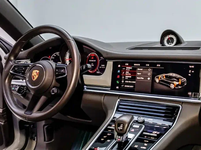 Porsche Panamera — Фото автомобиля 10