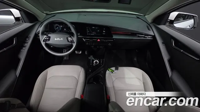 Kia Niro The All New Niro Signature — Фото автомобиля 7