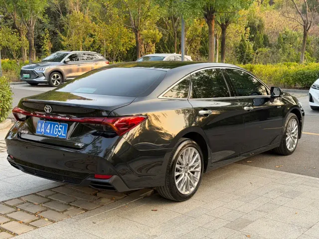 Toyota Avalon — Фото автомобиля 6