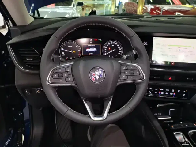 Buick Envision Plus — Фото автомобиля 10