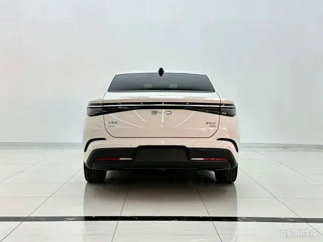 BYD Seal 07 DM-i — Фото автомобиля 4