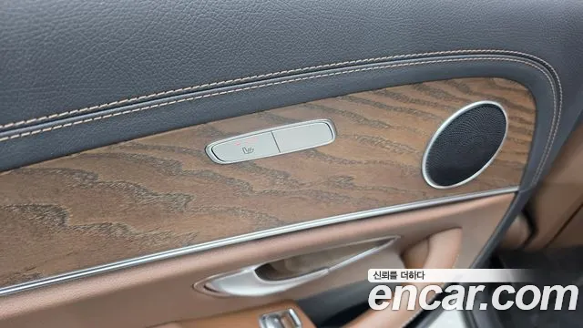 Mercedes-Benz E-Class — Фото автомобиля 26