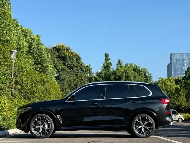 BMW X5 — Фото автомобиля 4