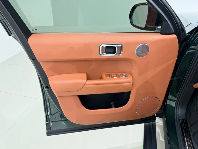 Li Auto L7 — Фото автомобиля 21