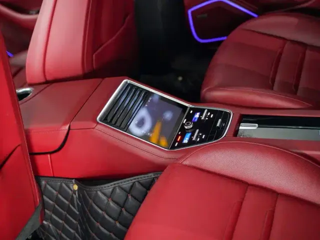 Porsche Panamera — Фото автомобиля 12