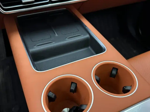 Li Auto L6 — Фото автомобиля 16