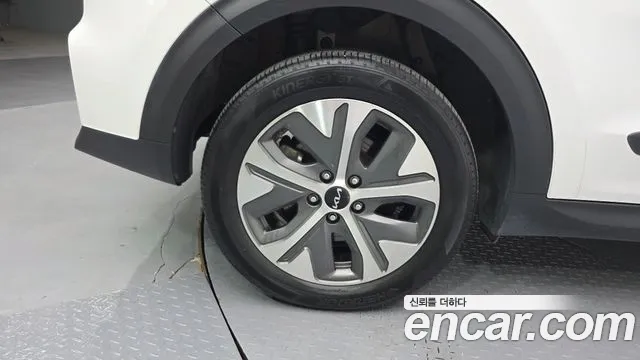 Kia Niro — Фото автомобиля 5