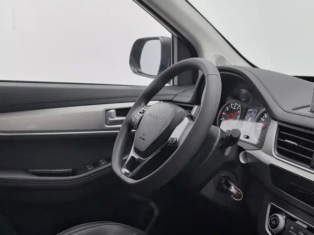 Forthing Fengxing SX6 — Фото автомобиля 22