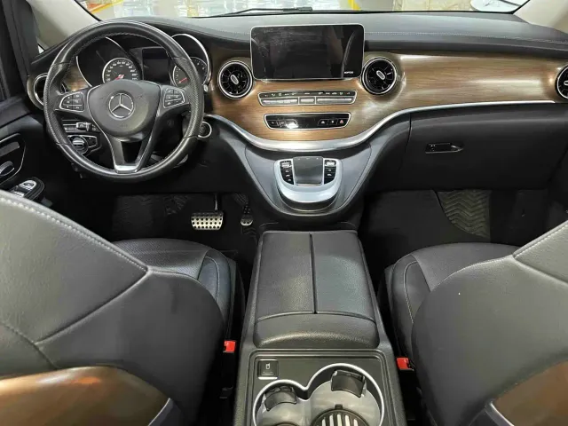 Mercedes-Benz V-Class — Фото автомобиля 14