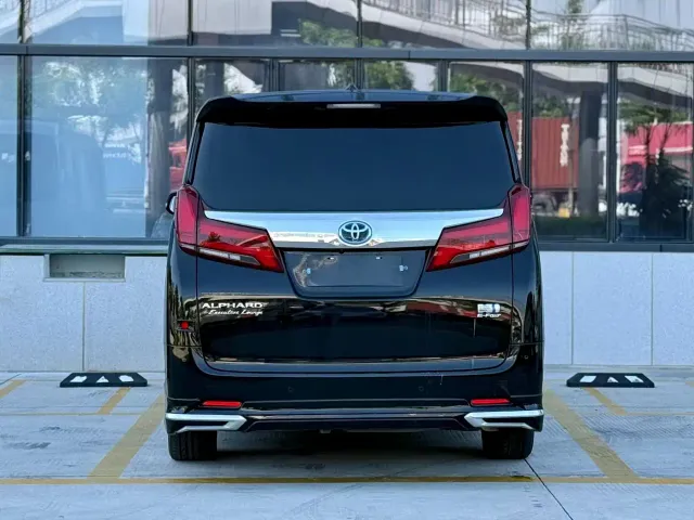 Toyota Alphard — Фото автомобиля 5