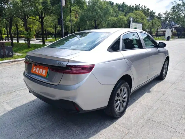 Geely Geometry A — Фото автомобиля 5