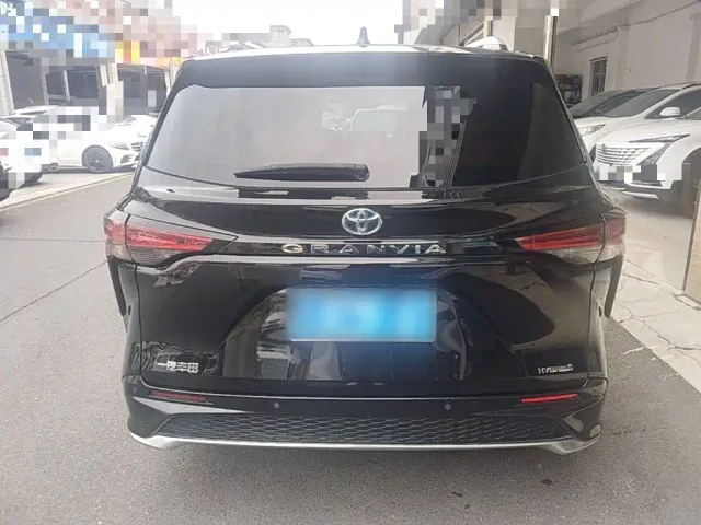 Toyota Granvia — Фото автомобиля 5