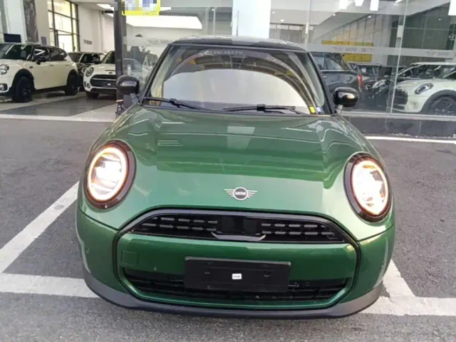 MINI Hatch — Фото автомобиля 2