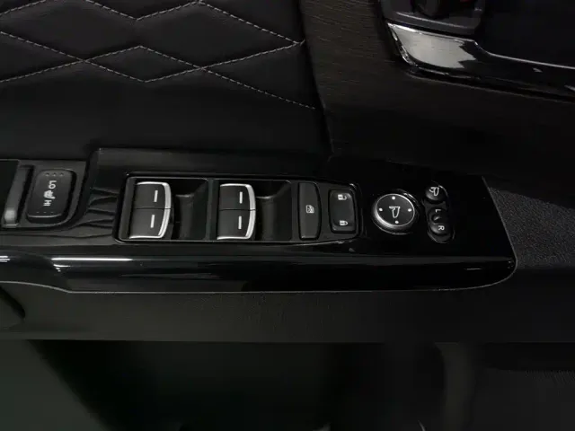Honda Elysion — Фото автомобиля 9