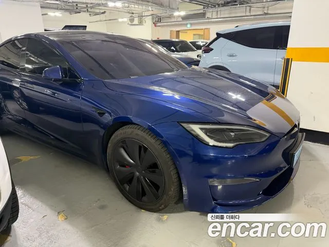 Tesla Model S — Фото автомобиля 4